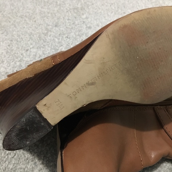 Tommy Hilfiger Wedge Heel Ankle Boot Size 7.5 - Picture 2 of 4